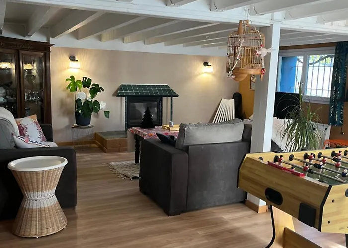 Grande Un Voyage Au Calme A La Campagne Entree Independante Cote Piscine Безье